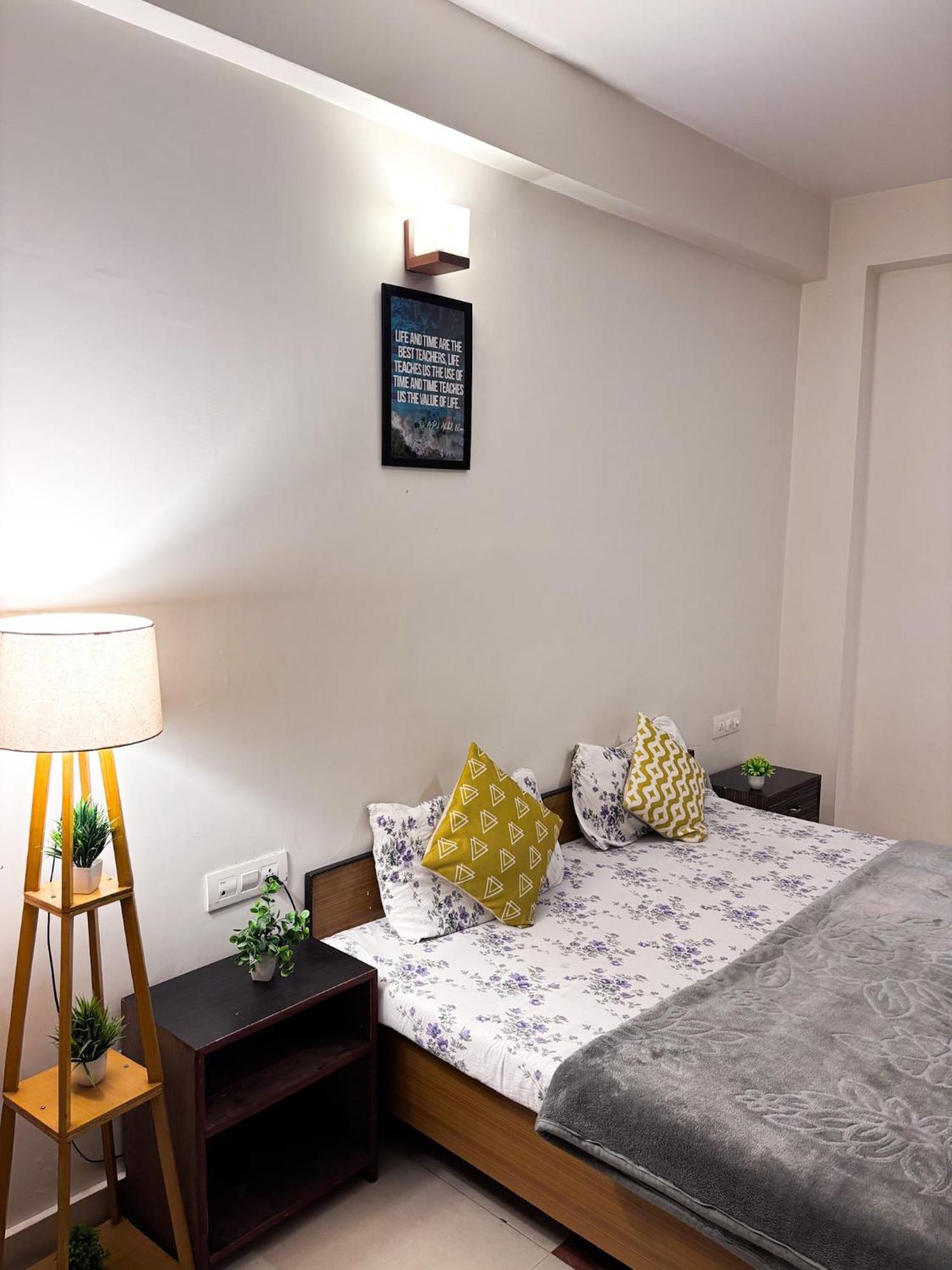 The Void - Dharamkot Apartment Dharamshala Room photo